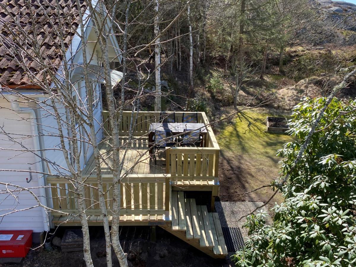 Stuga I Naturskoent Omrade Pa Vaestra Tjoern Saby Exterior foto