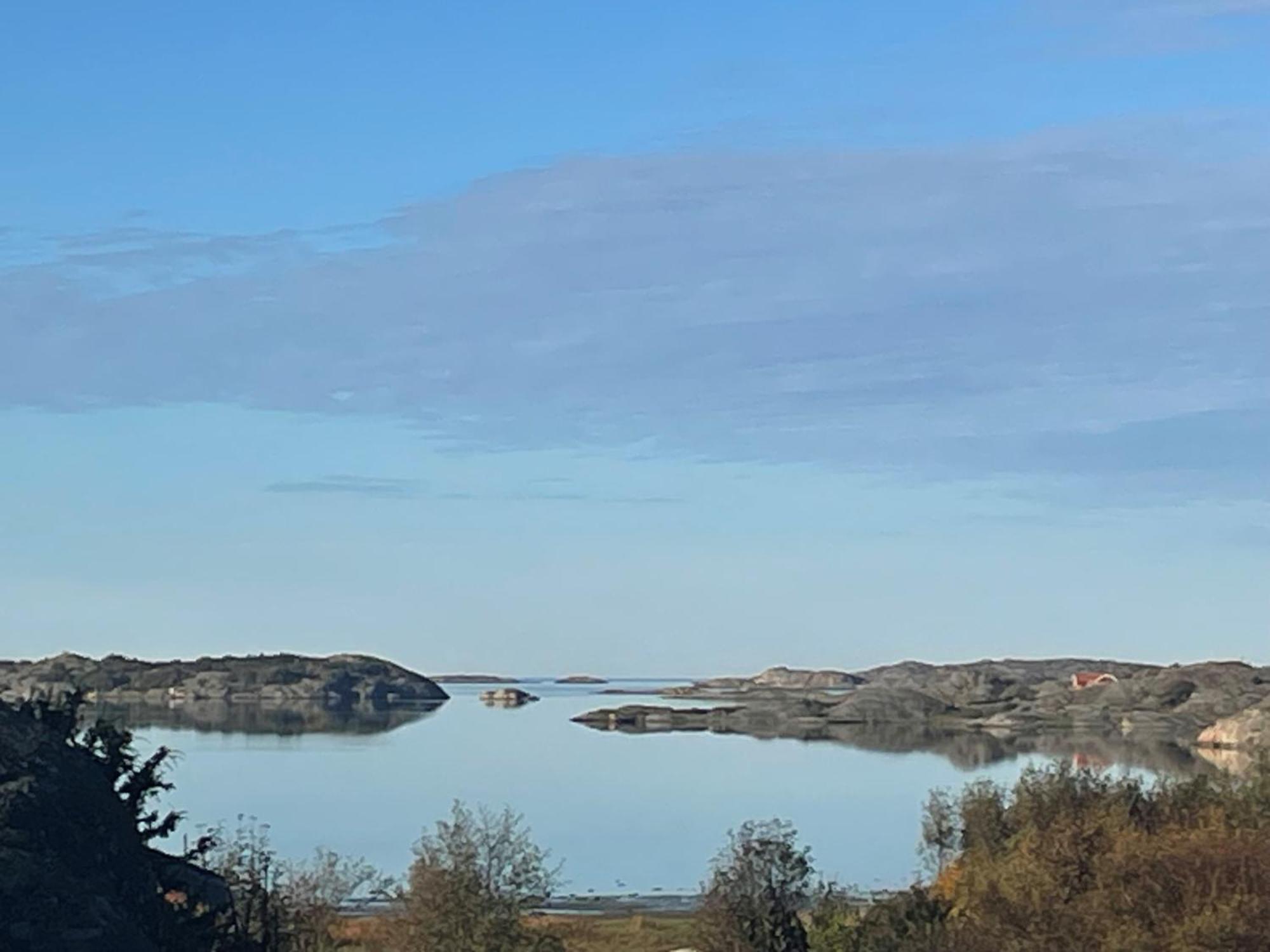Stuga I Naturskoent Omrade Pa Vaestra Tjoern Saby Exterior foto